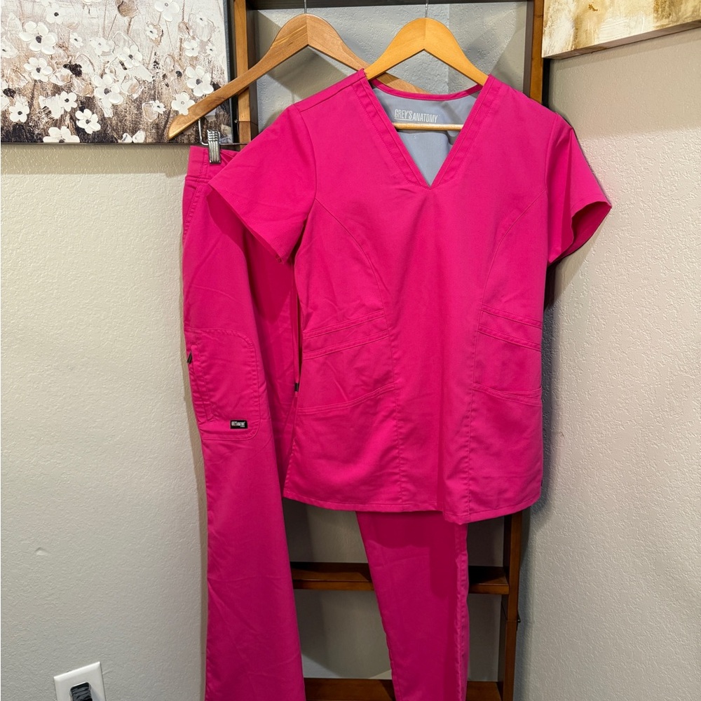 Grey’s Anatomy S/M pink Scrub Set